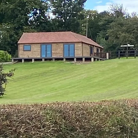 Danielle'S Den Apartment Doncaster Exterior photo
