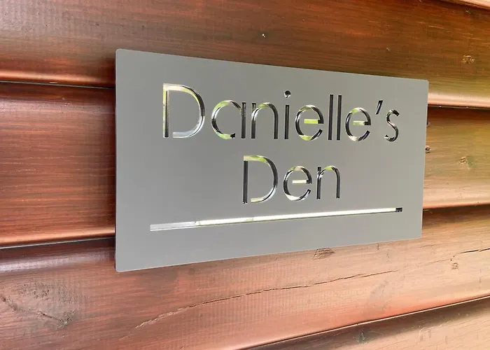 Danielle\'S Den